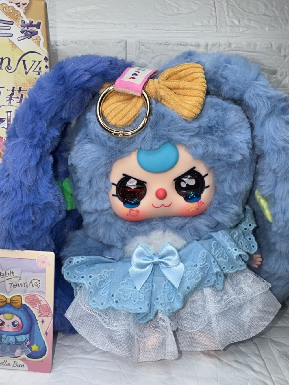 Lily Rabbit Town V4 Blue Bella Bun Dress-Up Toy - Cute Keyring Doll CurePlaneta